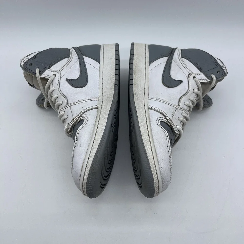Nike Air Jordan 1 Retro High OG GS Youth Size 4Y Sneakers 575441-037 Gray White